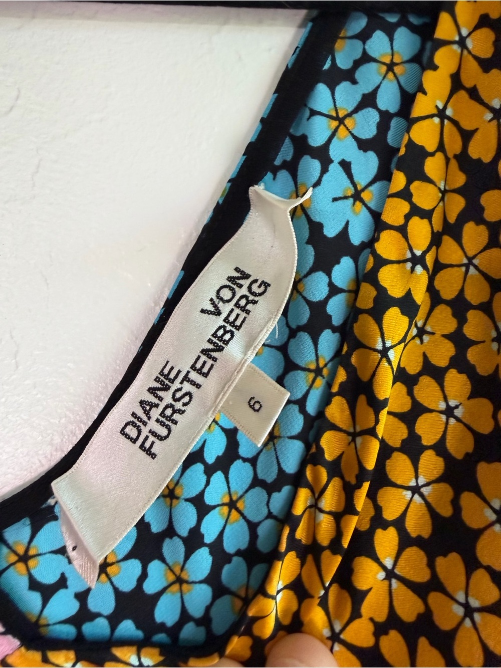 Diane Von Furstenberg 100% silk Bias midi dress sz 6 - Picture 3 of 5